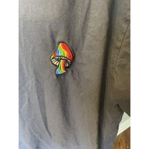 Various Artists Men’s Rainbow Magic Mushroom Embroidered Tee Size XL - Picture 4 of 6